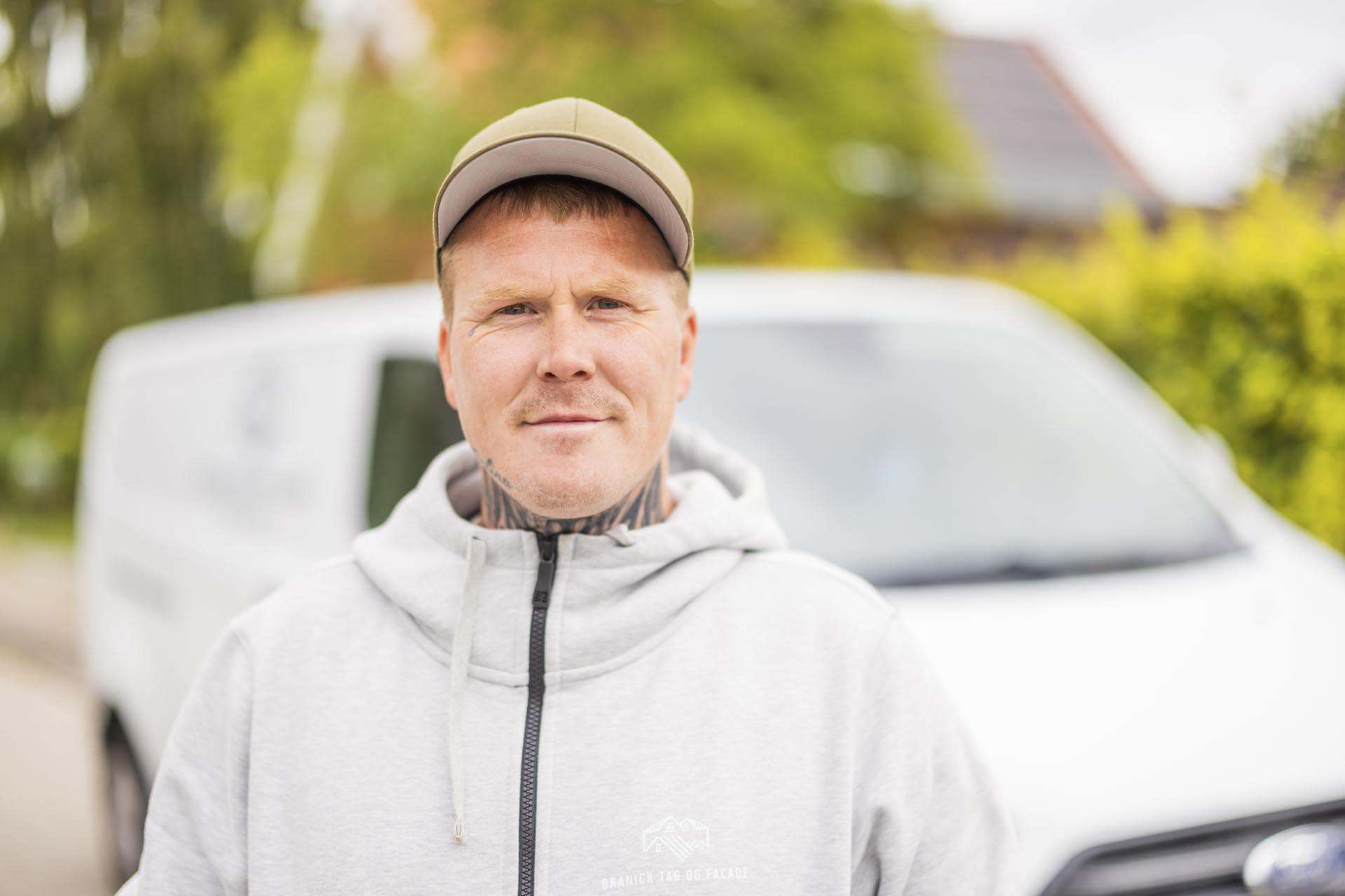 Portræt af din lokale blikkenslager fra Branick Tag og Facade